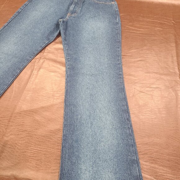 Express Blues Plus Bootcut Jeans Lightwash Bootcut Like New - Picture 7 of 9